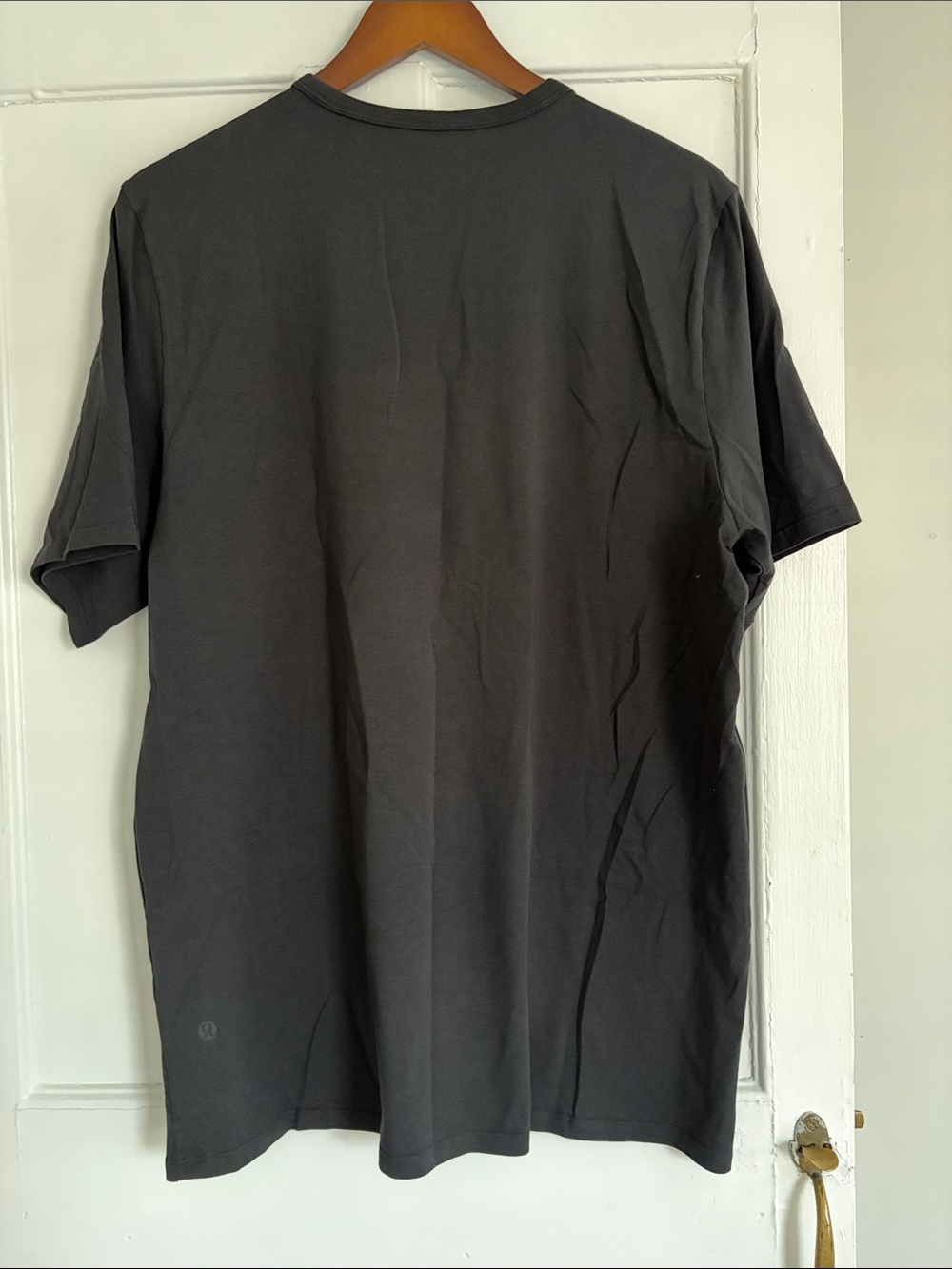 LULULEMON ATHLETICA Men's Short Sleeve Crew Tee - Black - Picture 2 of 3